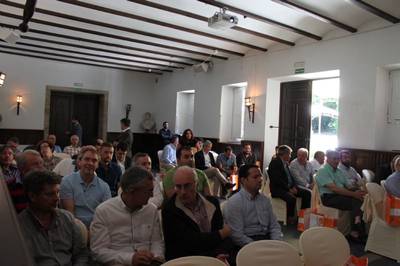 Presentacin Luxor Plus en Santiago de Compostela 2015