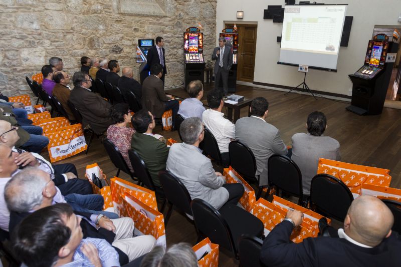 Presentación Santiago de Compostela Fuego Plus Carfama